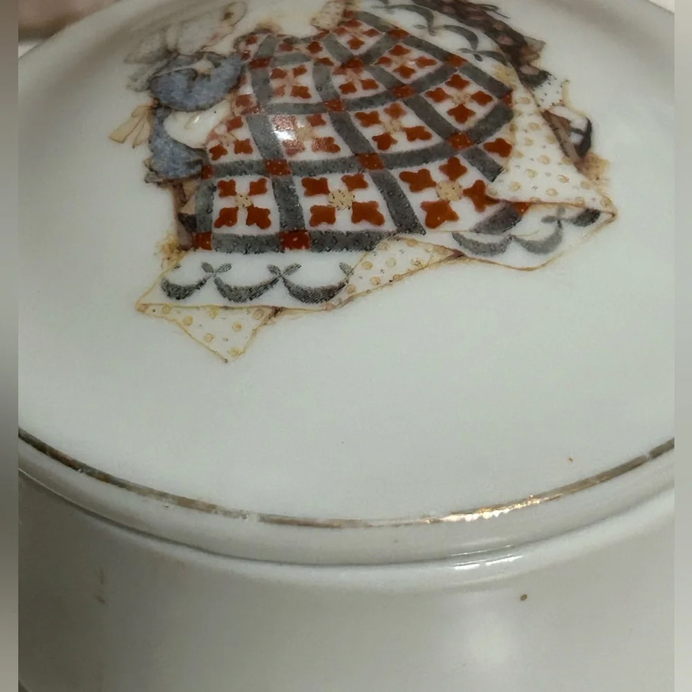 Holly Hobbie Genuine Porcelain Designer Collection Jewelry Box And Trinket Dish